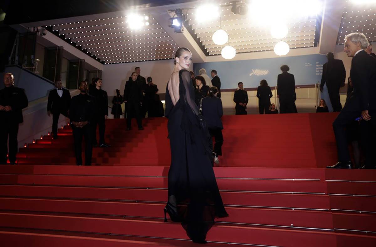 Rouzi Hantington Vajtli (4).jpg