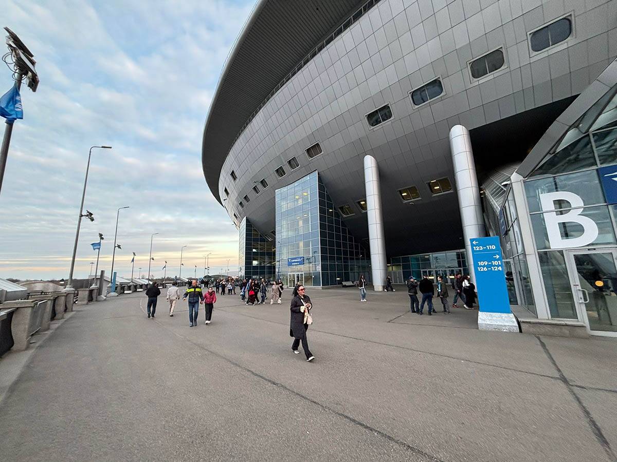 Gasprom Arena ispred (2).jpg