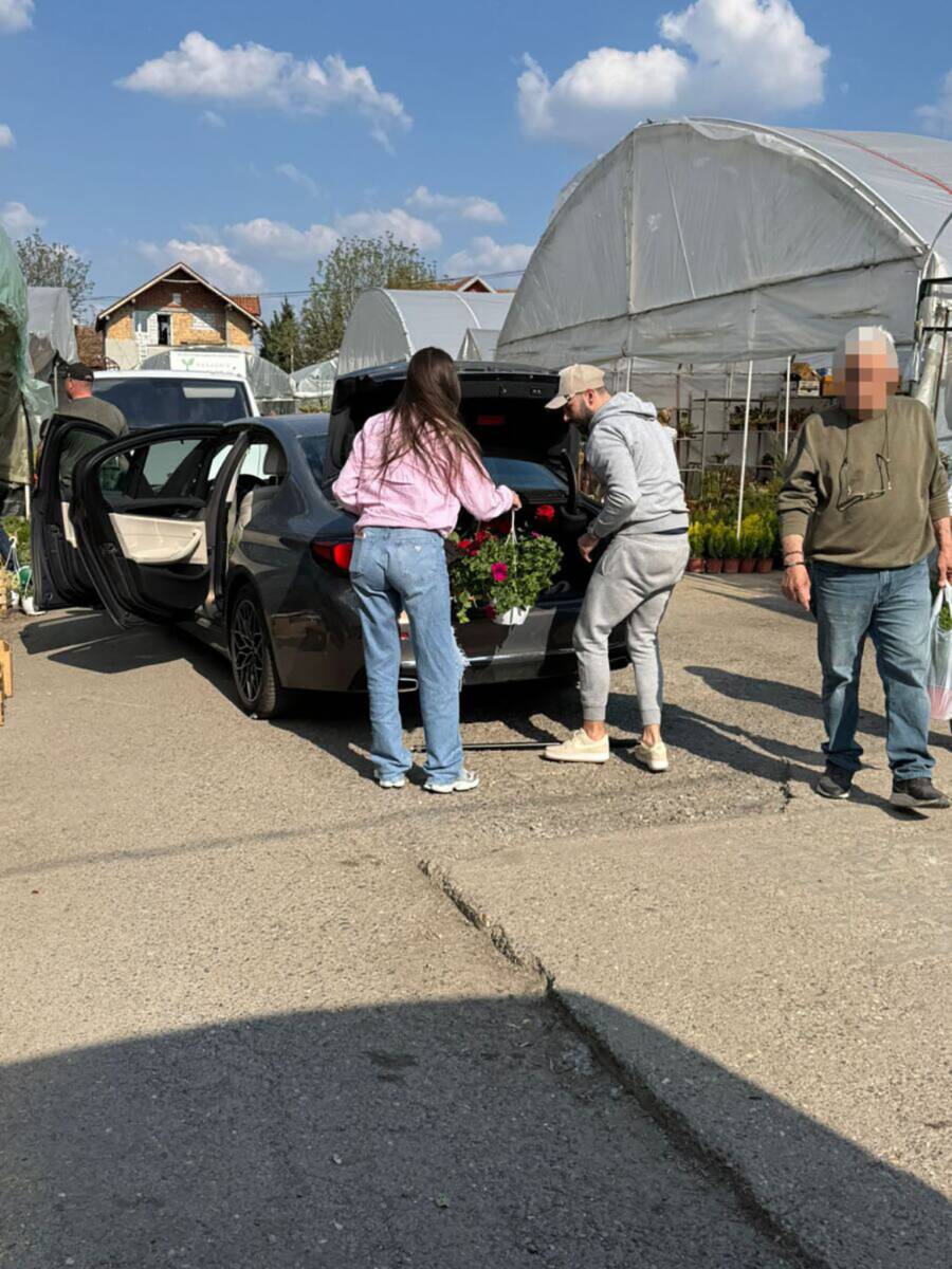 Marko Gačić sa novom devojkom (10).jpg