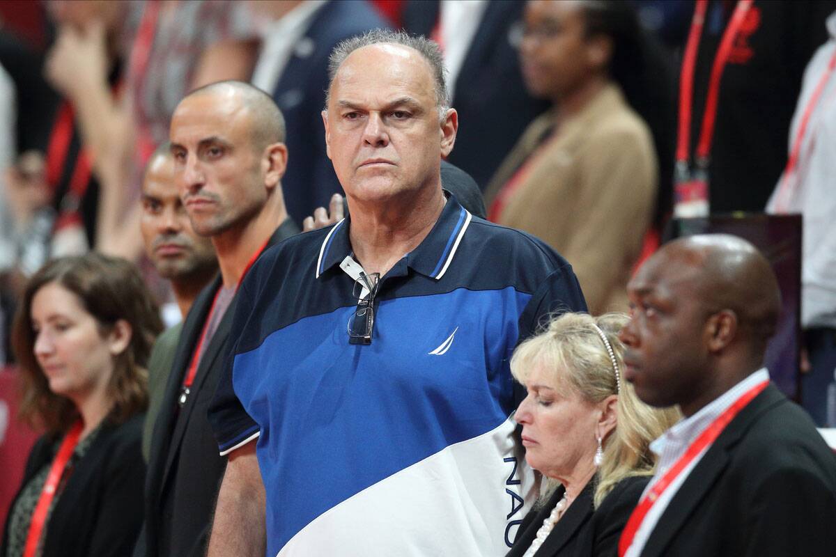 Oskar Šmit na utakmici OI