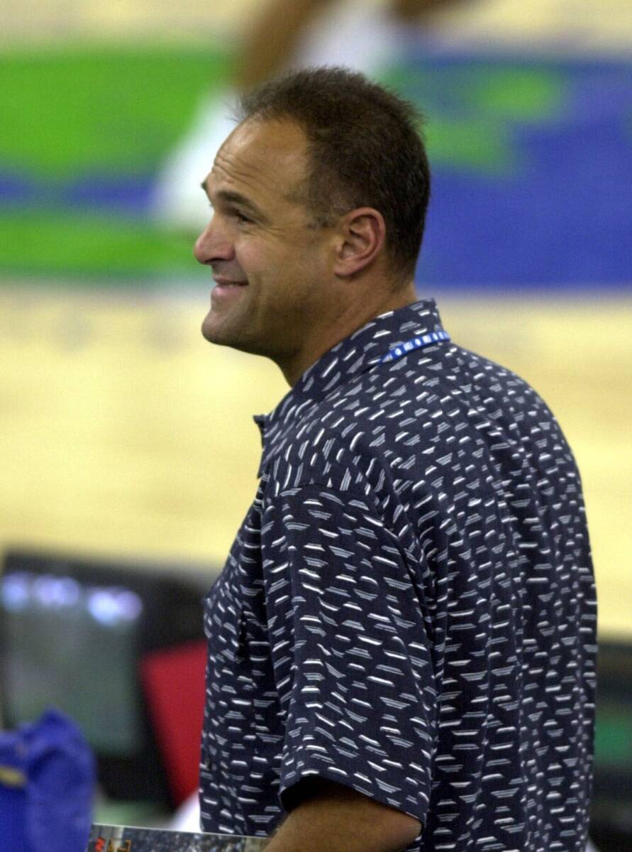 Oskar Šmit gleda meč OI