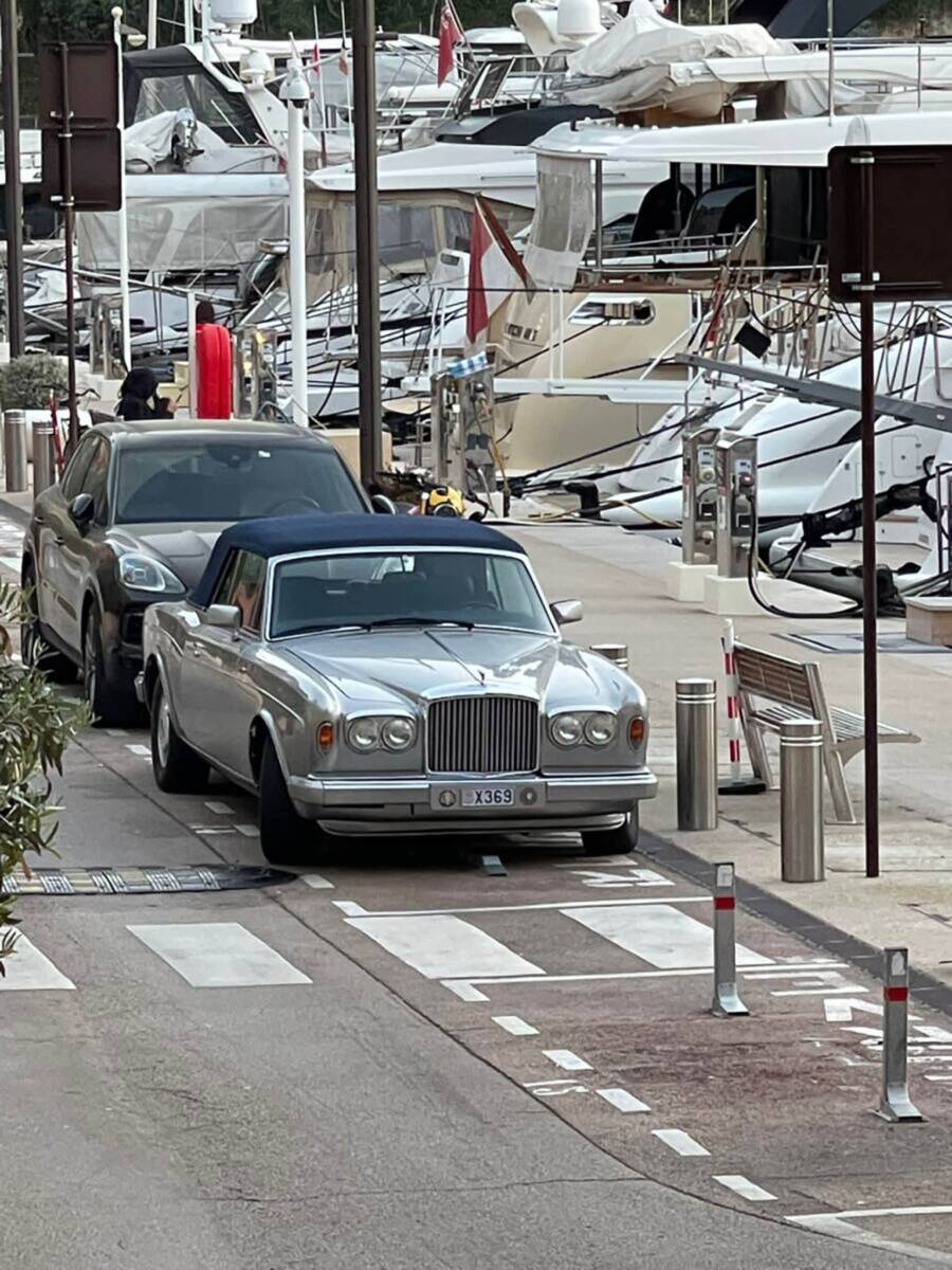 Auto kojim će se voziti Melina Galić i milioner