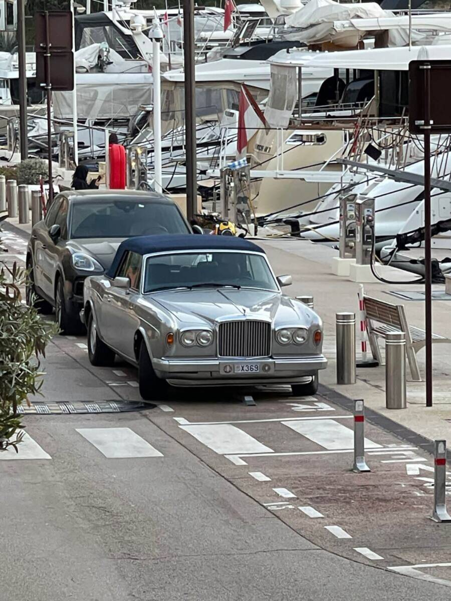 Auto kojim će se voziti Melina Galić i milioner