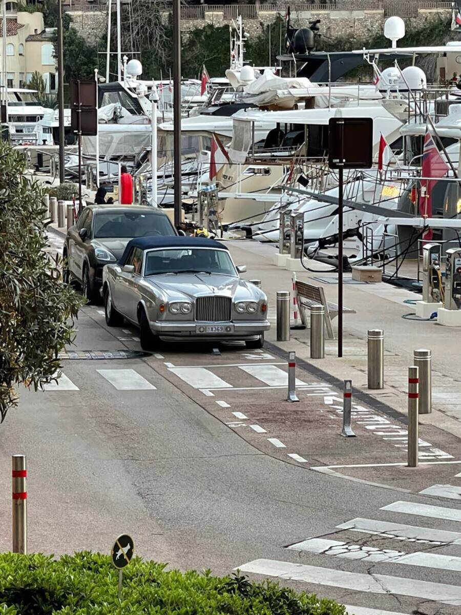 Auto kojim će se voziti Melina Galić i milioner