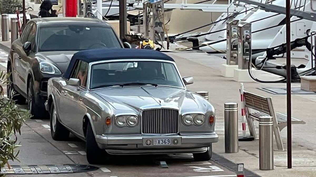 Auto kojim će se voziti Melina Galić i milioner