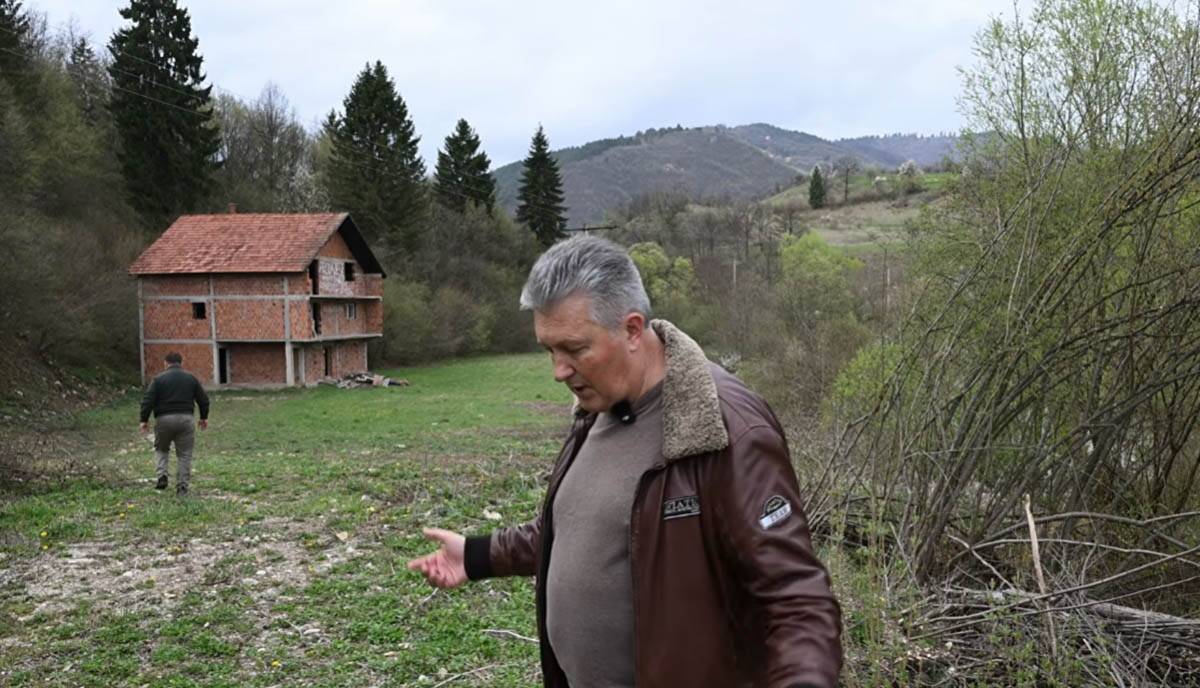 Bosanac prodao kuću u Nemačkoj i kupio pola rodnog sela (8).jpg