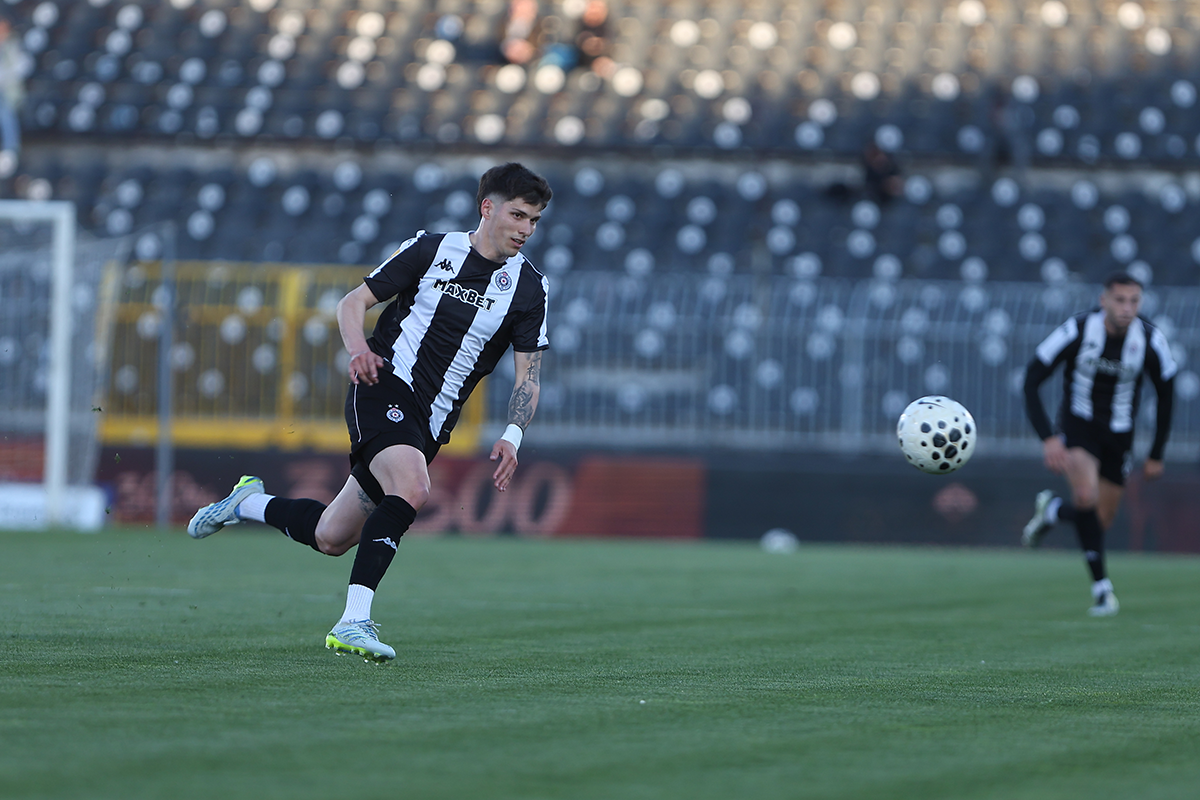 Partizan - Železničar (4).png