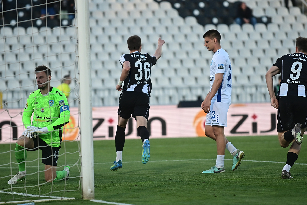 Partizan - Železničar (2).png