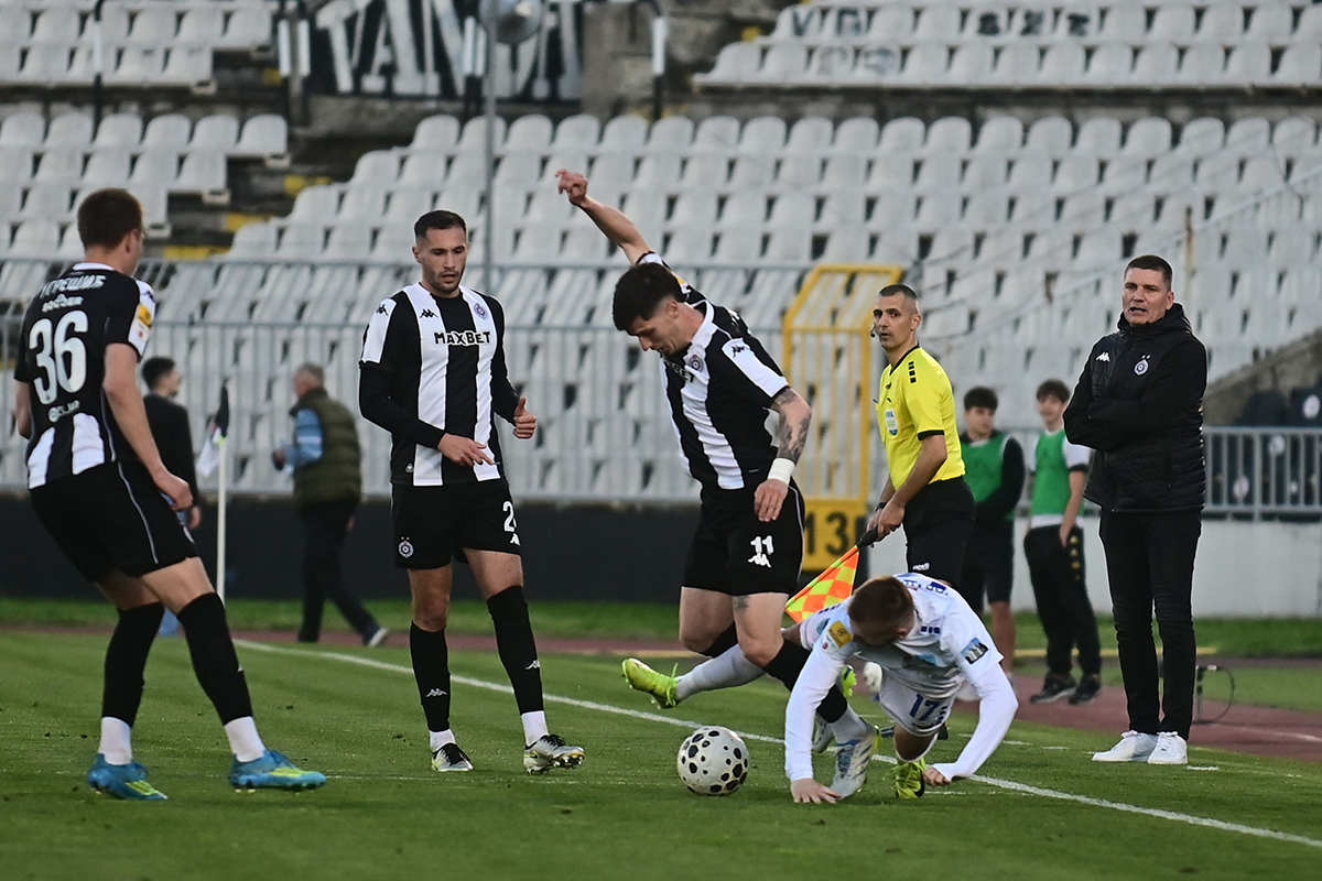 Partizan - Železničar (10).png