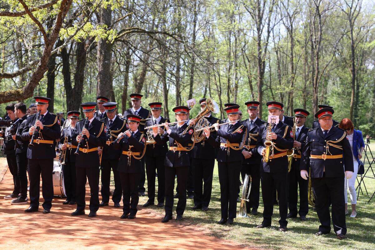 Donja Gradina - Obeležavanje Dana sećanja na žrtve genocida u Jasenovcu (4).jpg