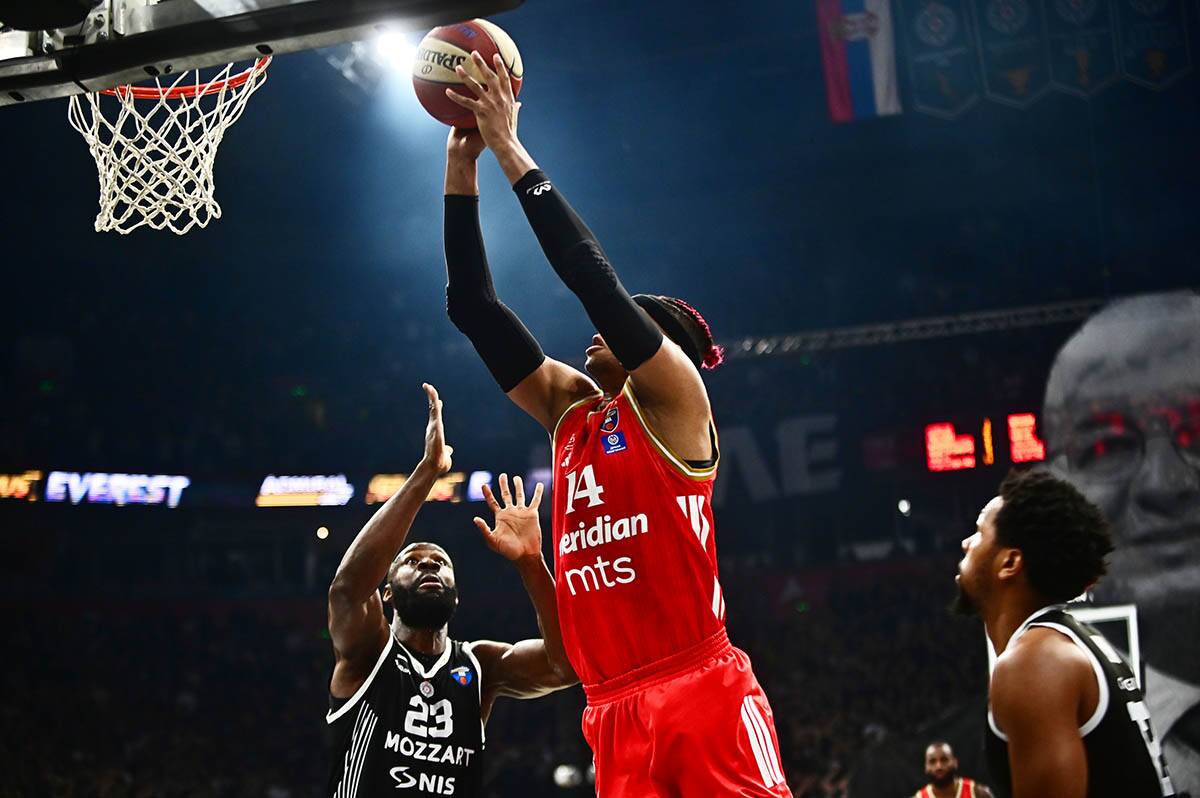 Partizan vs Crvena zvezda (7).jpg