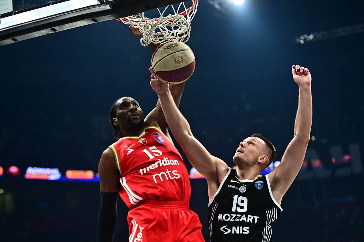 Crvena zvezda vs Partizan (5).jpg