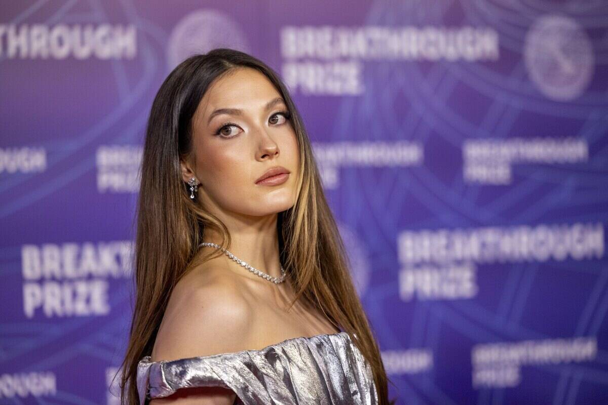 Ejlin Gu na crvenom tepihu u Kaliforniji