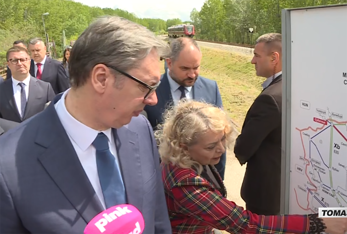 Vučić u Tomaševcu, otvaranje novog železničkog mosta (3).png