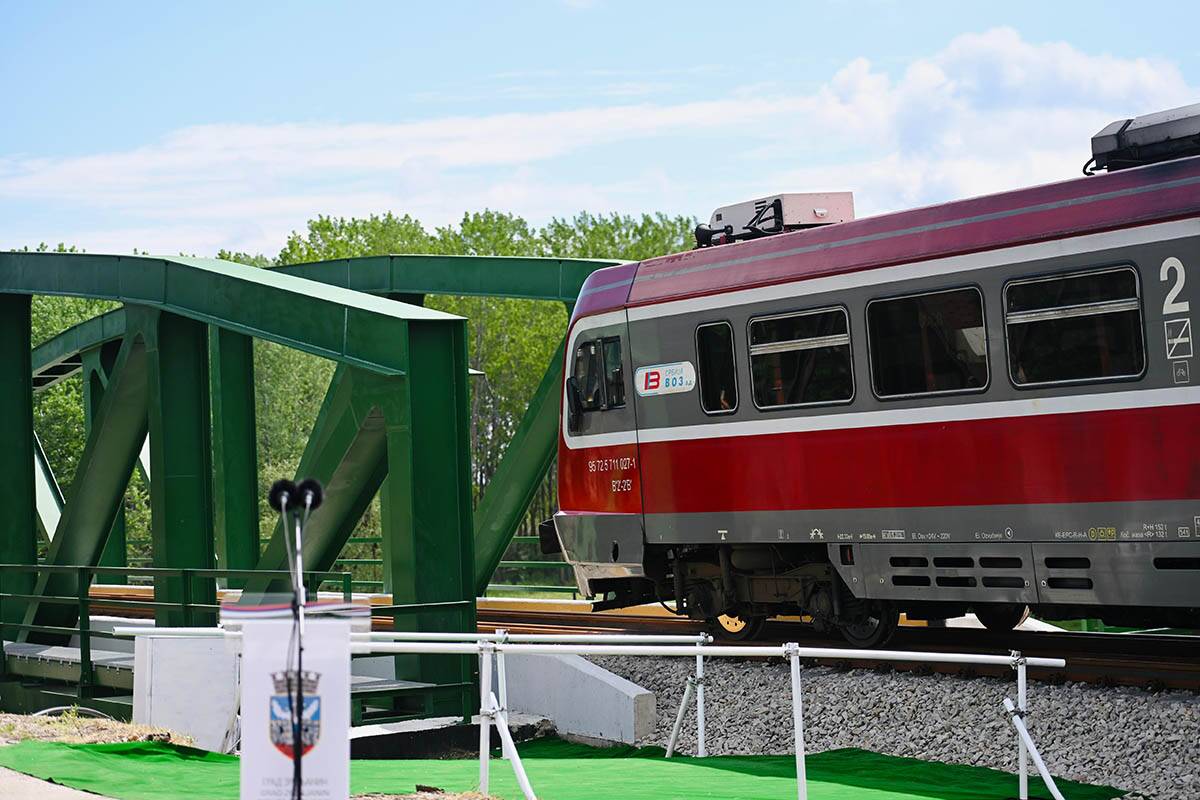 Aleksandar Vučić na otvaranju novog mosta u Tomaševcu (2).jpg