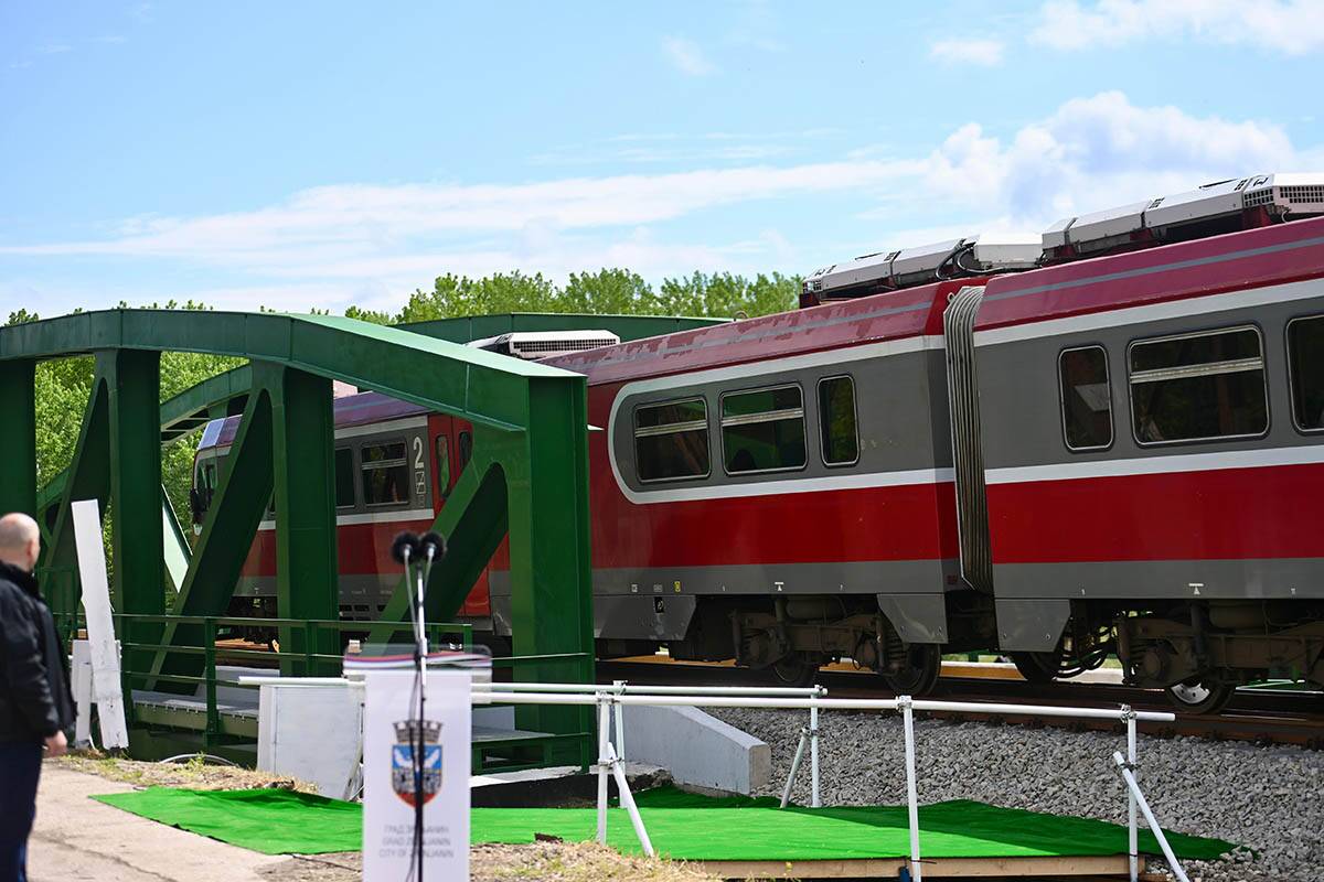 Aleksandar Vučić na otvaranju novog mosta u Tomaševcu (3).jpg