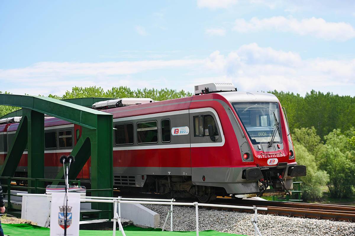 Aleksandar Vučić na otvaranju novog mosta u Tomaševcu (4).jpg