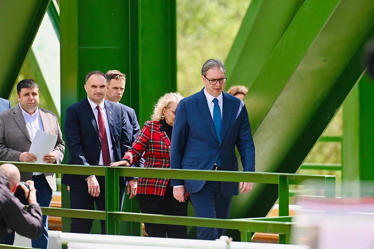 Aleksandar Vučić na otvaranju novog mosta u Tomaševcu (6).jpg