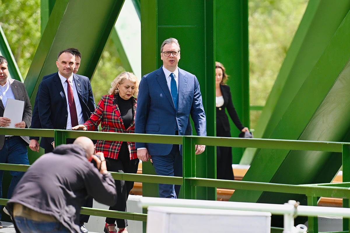 Aleksandar Vučić na otvaranju novog mosta u Tomaševcu (12).jpg