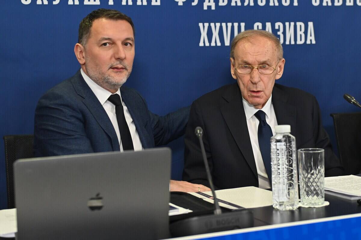 Branko Radujko i Dragan Džajić na sednici Skupštine FSS