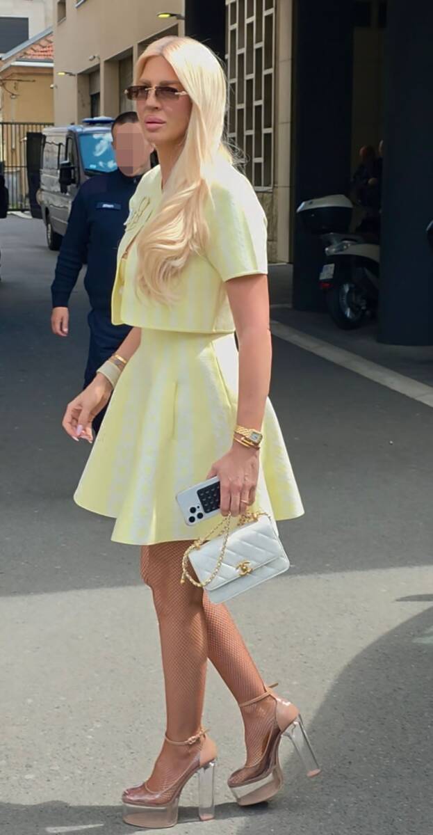 Jelena Karleuša na suđjenju u Beogradu.jpg