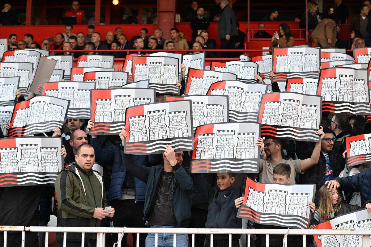 Koreografija navijača Vojvodine na zapadnoj tribini