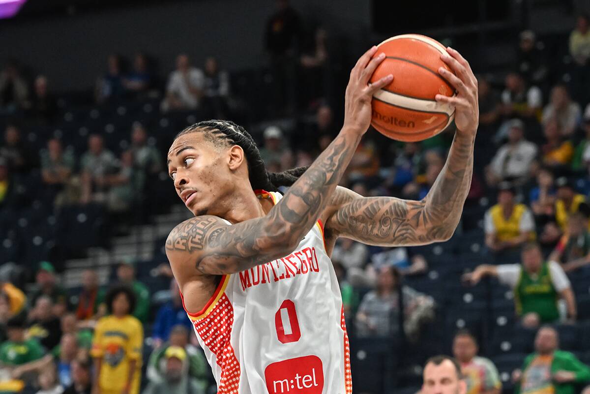 Kajl Olmen u dresu Crne Gore.