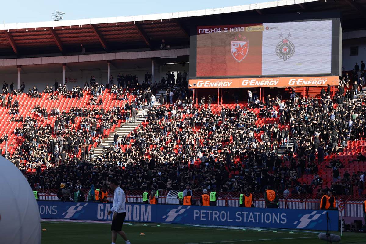Crvena Zvezda - Partizan derbi (5).jpg