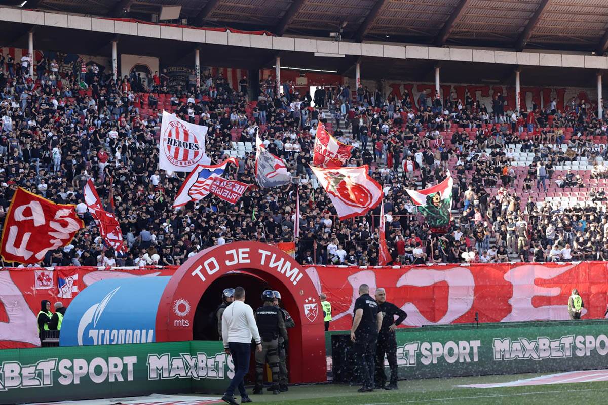 Crvena Zvezda - Partizan derbi (9).jpg