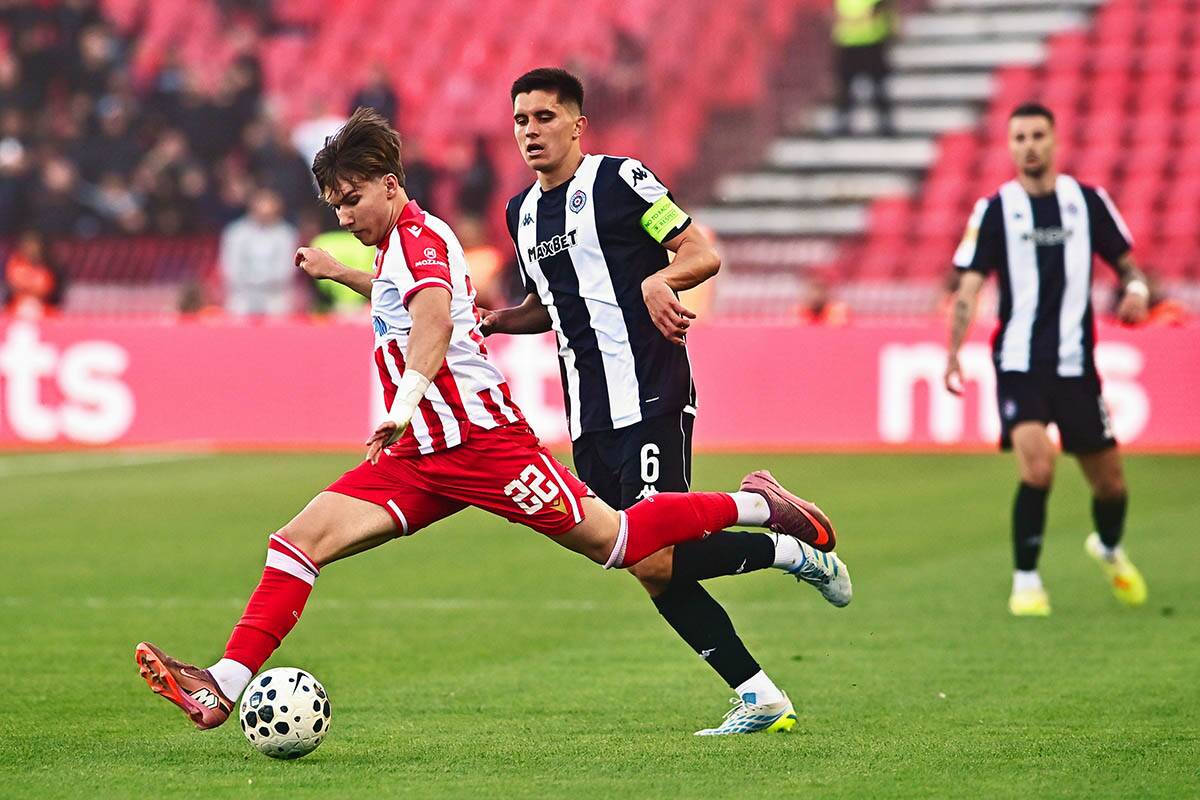 Crvena Zvezda 179. večiti derbi (15).jpg