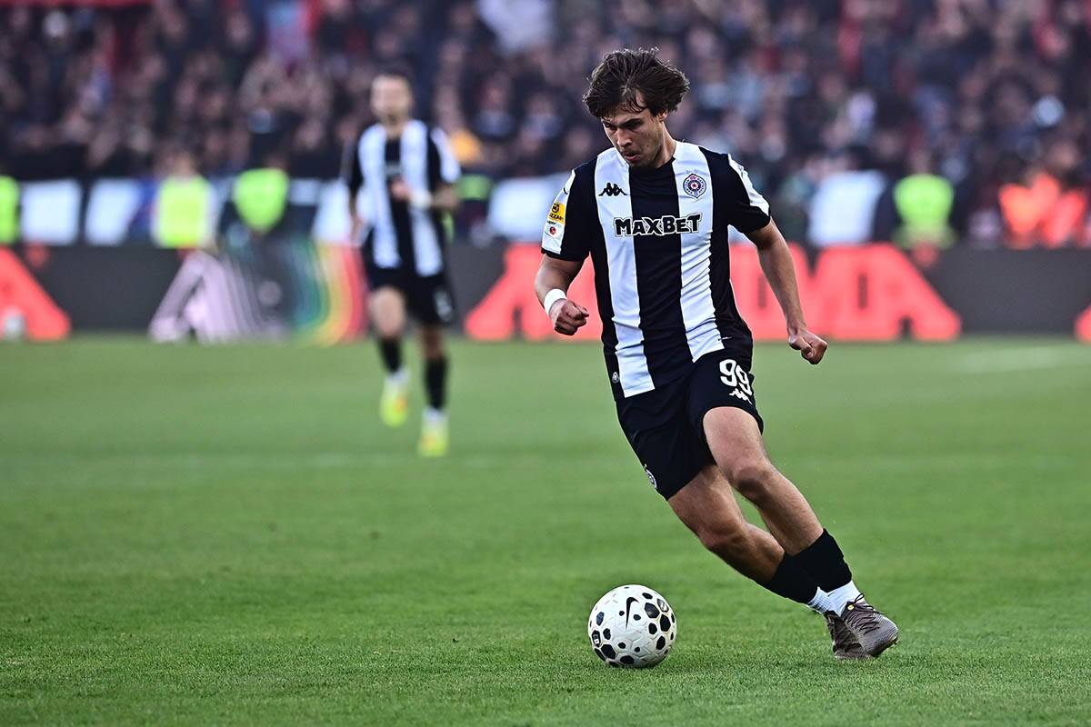 Crvena Zvezda 179. večiti derbi (16).jpg