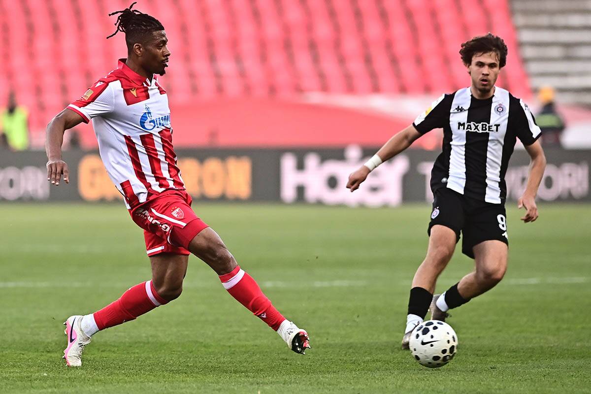 Crvena Zvezda 179. večiti derbi (19).jpg