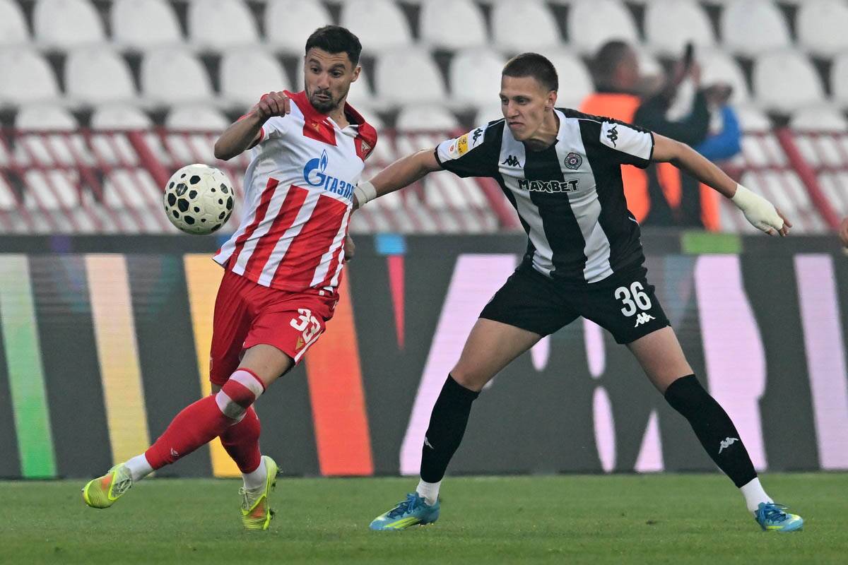 Rade Krunić u duelu sa Ognjenom Ugrešićem iz Partizana