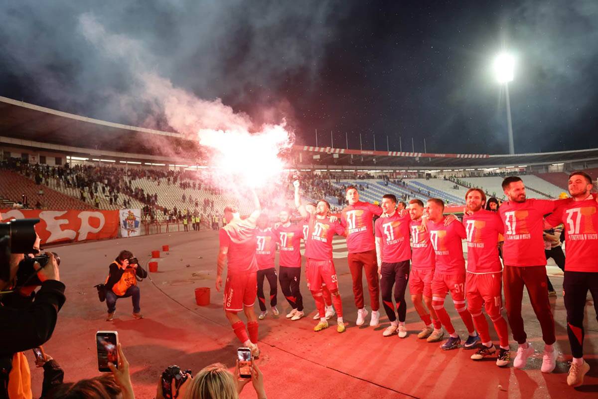 Crvena Zvezda proslava titule