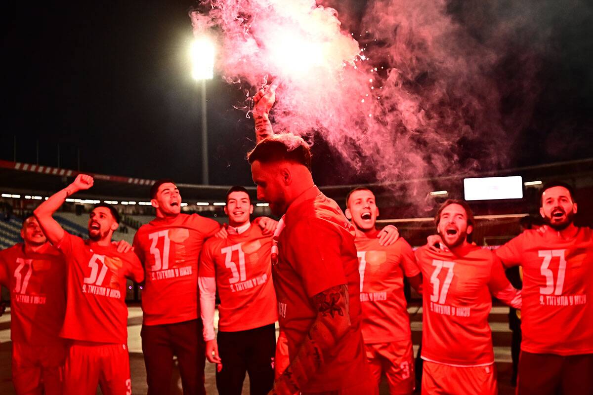 Slavlje Crvene zvezde posle derbija (2).jpg