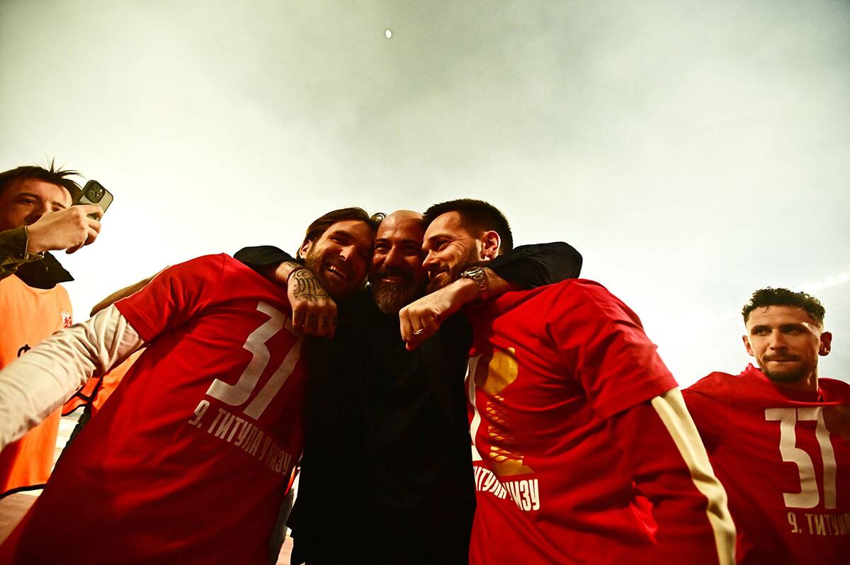 Slavlje Crvene zvezde posle derbija (6).jpg