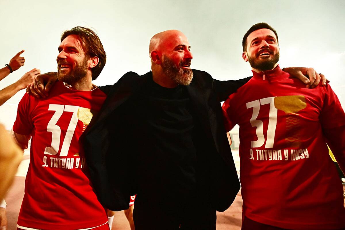 Slavlje Crvene zvezde posle derbija (8).jpg