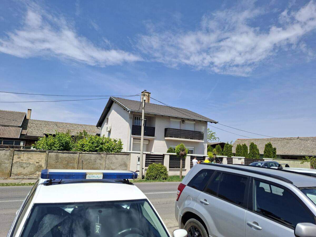 Uviđaj na mestu zločina kod Sombora (4).jpg