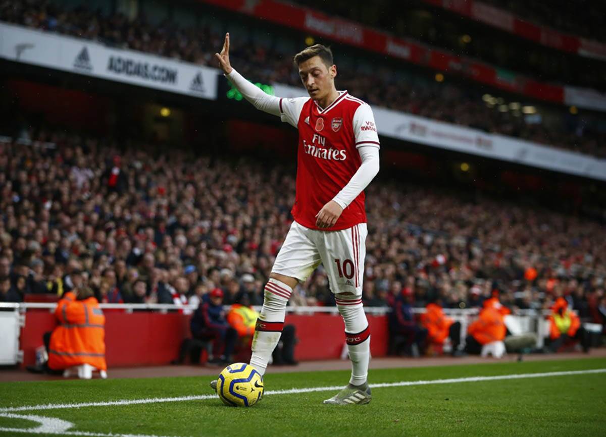 Mesut Ozil Arsenal (4).jpg
