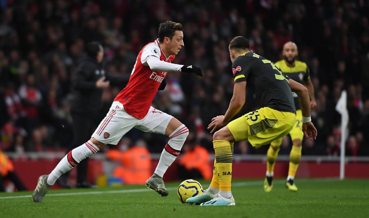 Mesut Ozil Arsenal (7).jpg