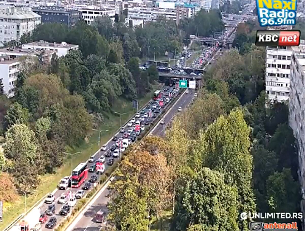 Gužve u Beogradu (2).jpg