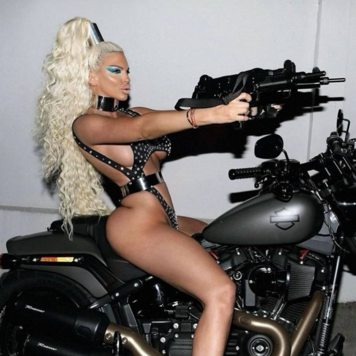 Jelena Karlueša motor3.jpg