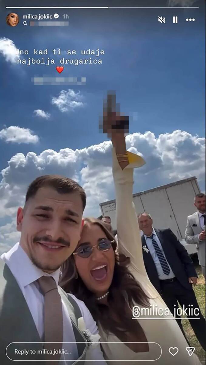 Milica Jokić puca iz pištolja za 1. maj 4.jpg