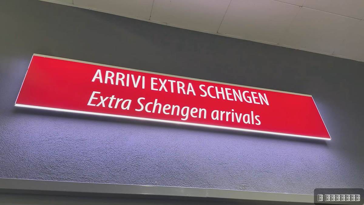 Srbi zarobljeni na aerodromu.jpg