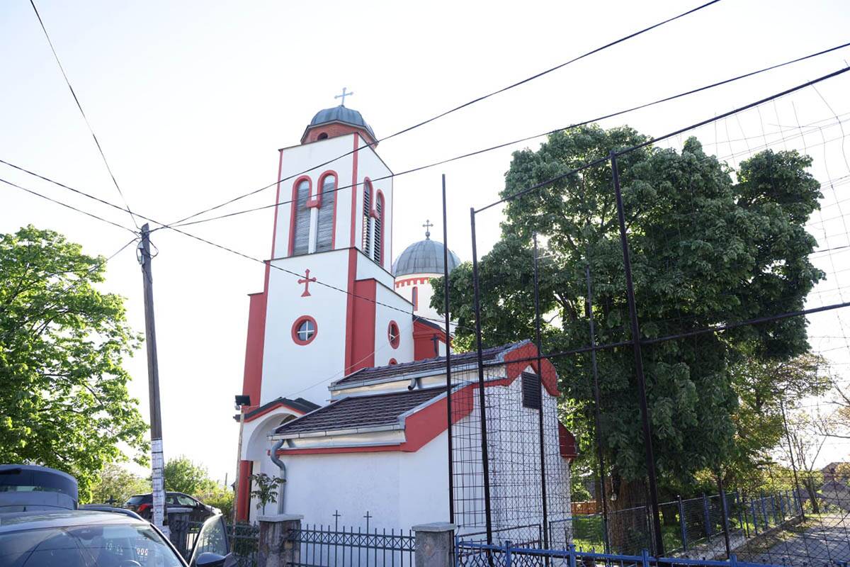 Споменик у Малом Орашју