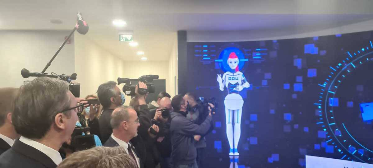 Predsednik Vučić u data centru u Kragujevcu (22).jpg