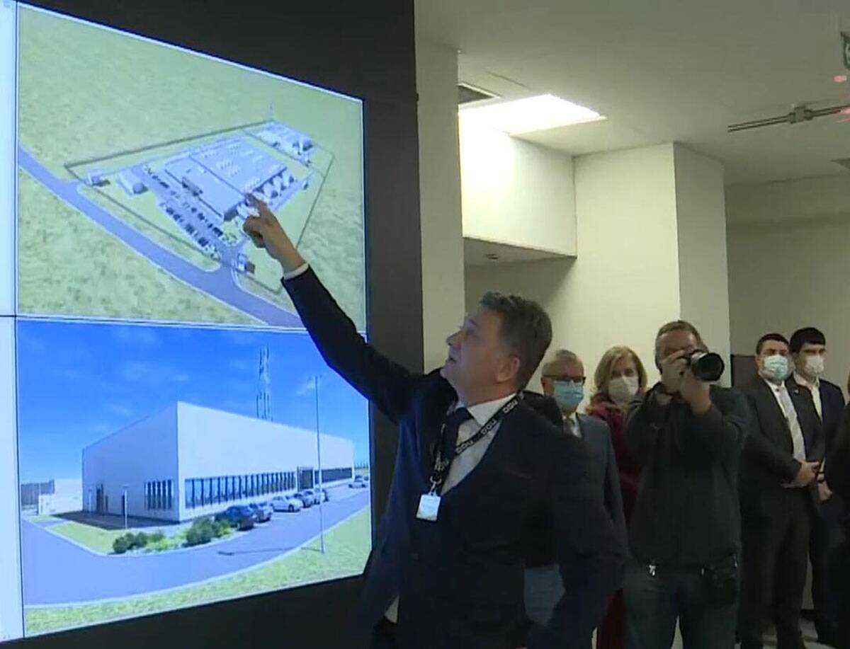 Predsednik Vučić u data centru u Kragujevcu (32).jpg