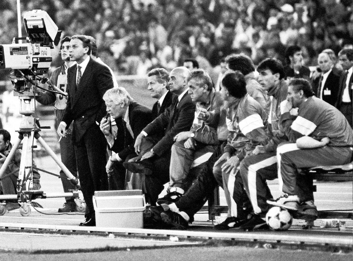 Dragan Džajić i Vladimir Cvetković zajedno na klupi Crvene zvezde 1991. godine u Bariju
