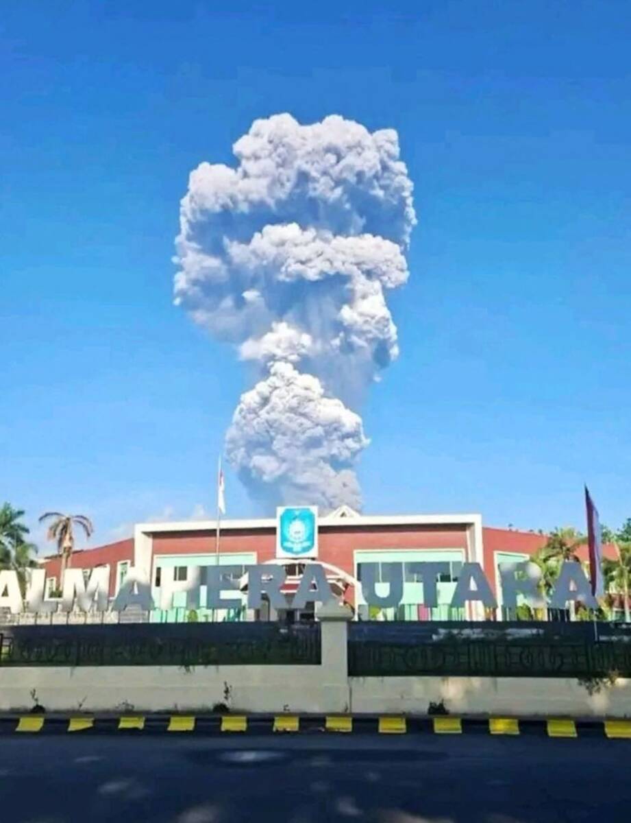 Erupcija vulkana Maunt Dukono u Indoneziji  (1).jpg