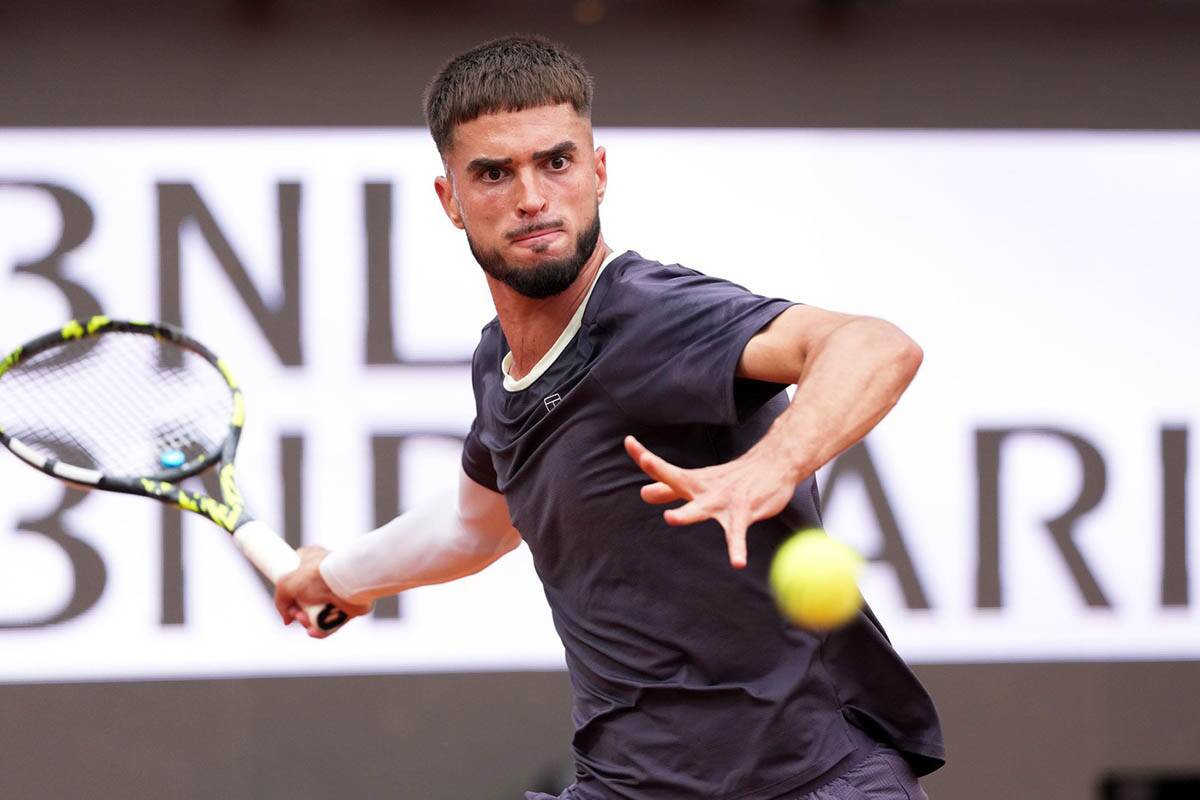 Novak Đoković  Dino Prižmić 4.jpg